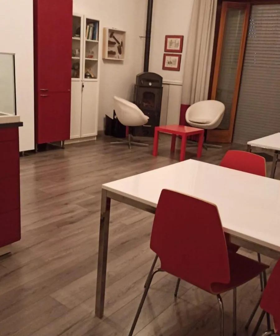 Briciole Di Gusto House - Zona Tranquilla Parcheggio Facile Bed & Breakfast Lecce